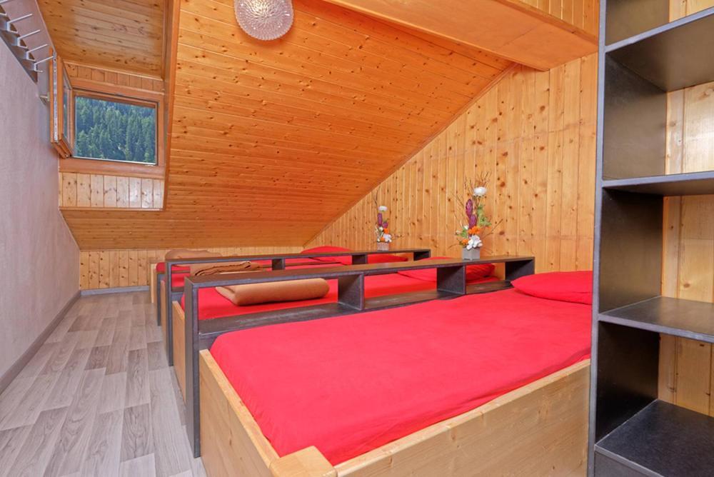 Petit Velan - Coworking & Coliving Vandrarhem Bourg-Saint-Pierre Exteriör bild