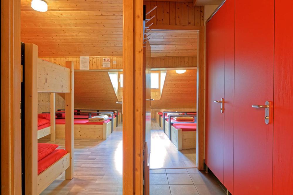 Petit Velan - Coworking & Coliving Vandrarhem Bourg-Saint-Pierre Exteriör bild