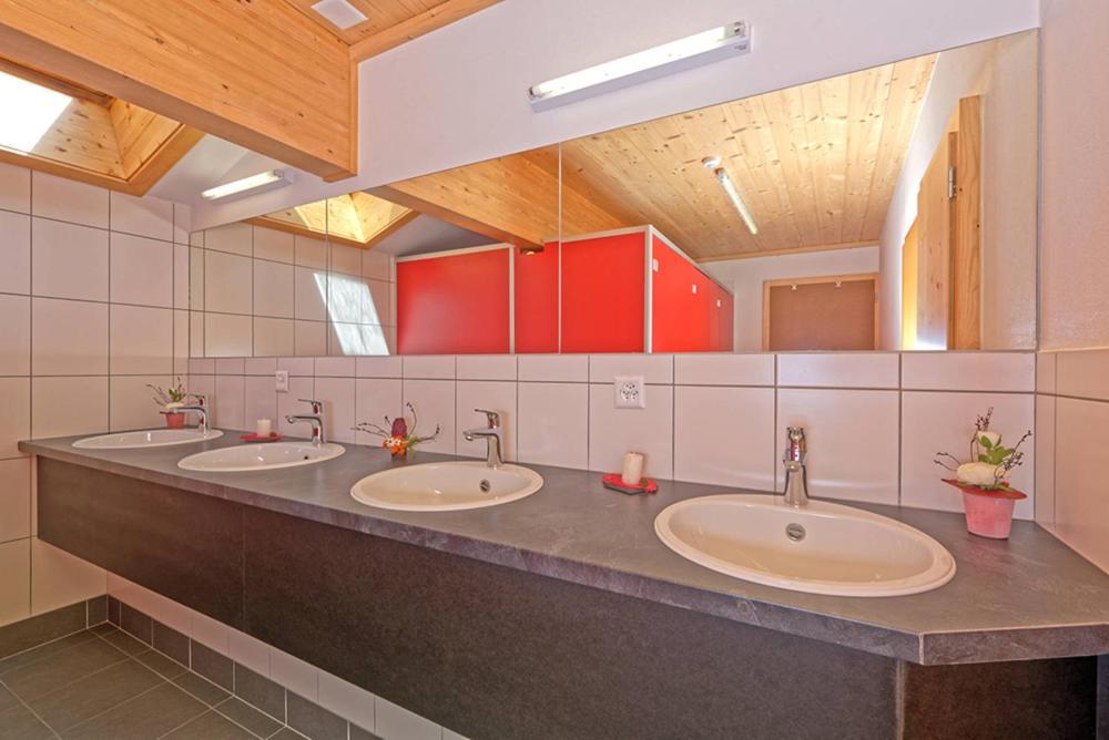 Petit Velan - Coworking & Coliving Vandrarhem Bourg-Saint-Pierre Exteriör bild