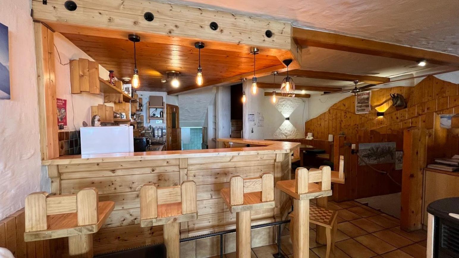 Petit Velan - Coworking & Coliving Vandrarhem Bourg-Saint-Pierre Exteriör bild