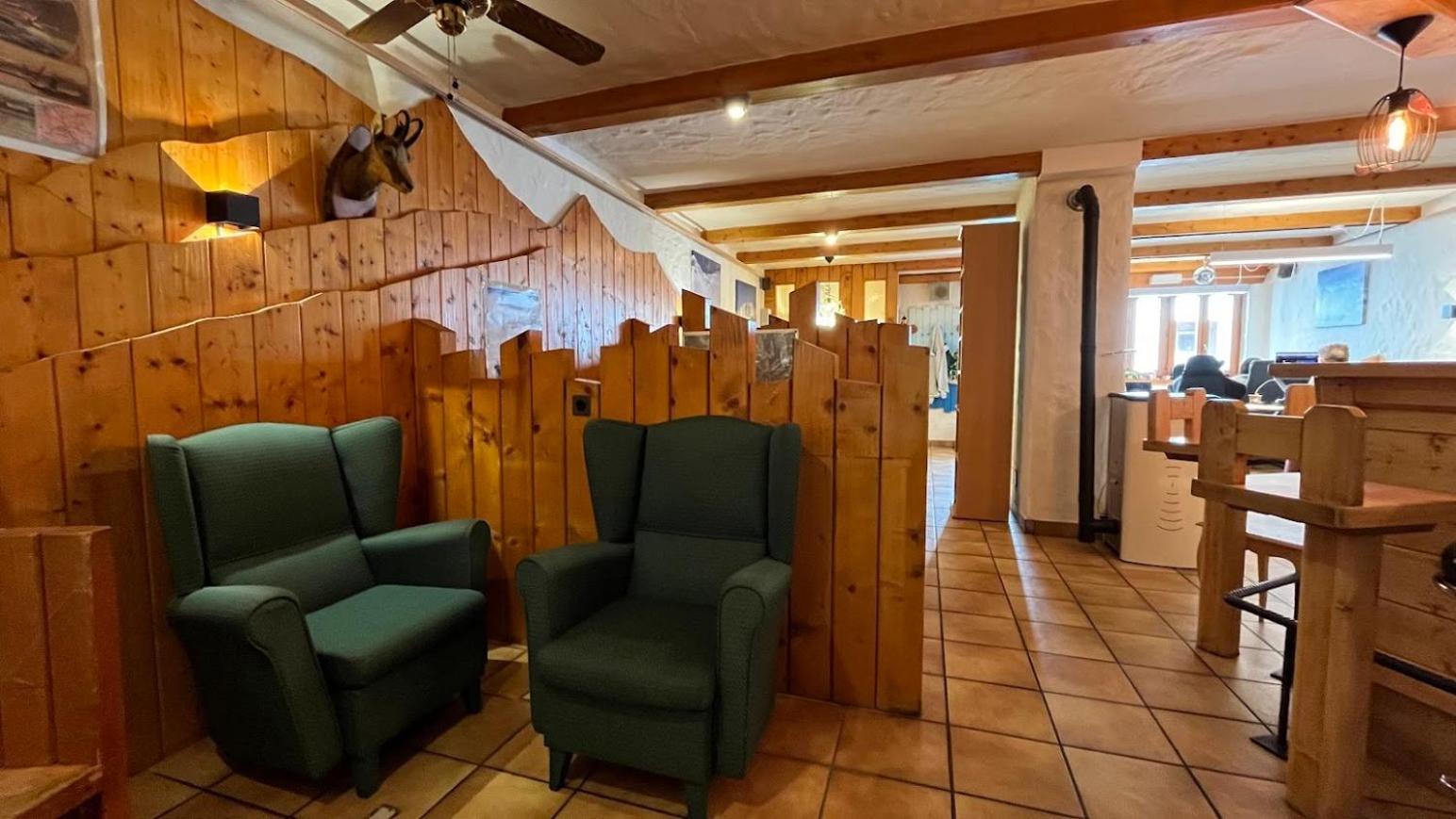 Petit Velan - Coworking & Coliving Vandrarhem Bourg-Saint-Pierre Exteriör bild