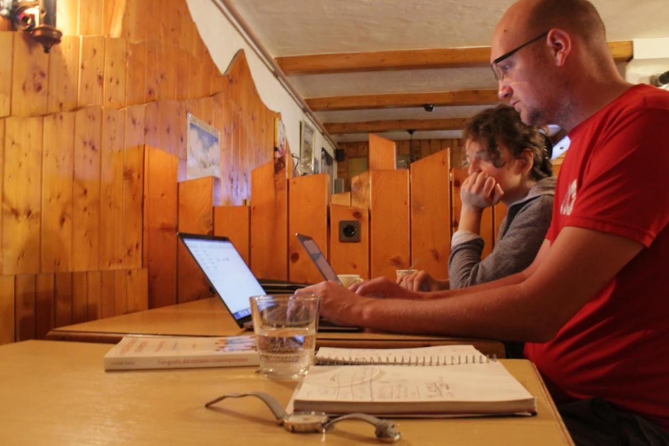 Petit Velan - Coworking & Coliving Vandrarhem Bourg-Saint-Pierre Exteriör bild